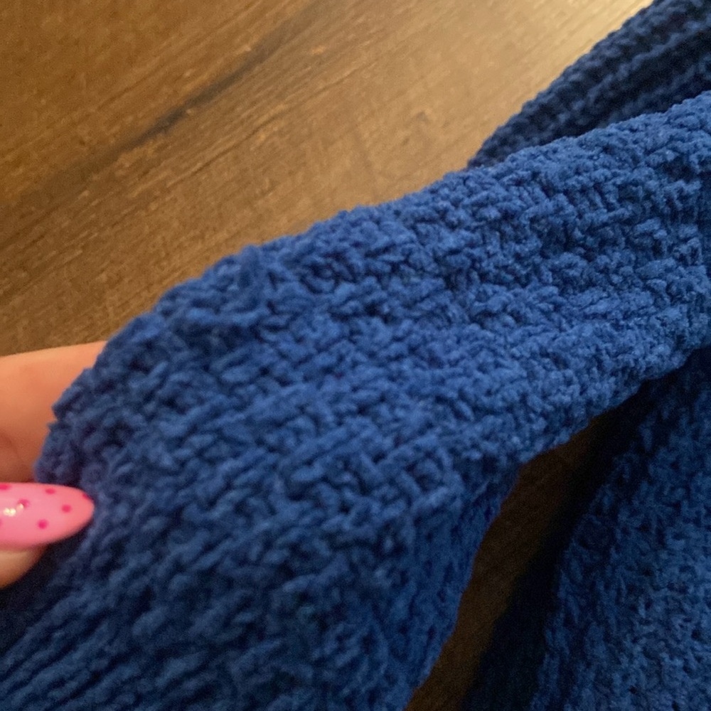 Sweater - Picture 8 of 8